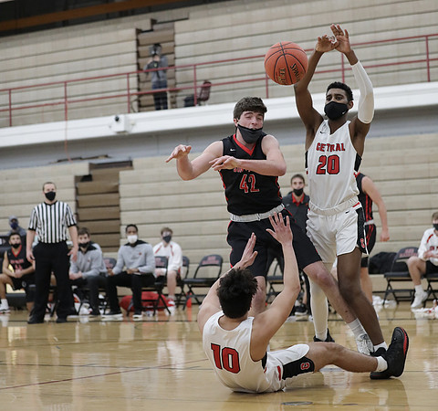 42 Addison Ostrenga vs. La Crosse Central  (32)