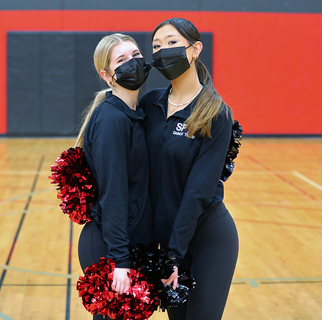 1-21-22 VARSITY Dance at Varsity Basketball Game  (5)