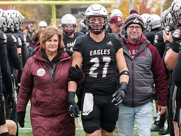 27 Caden Boettcher (9)