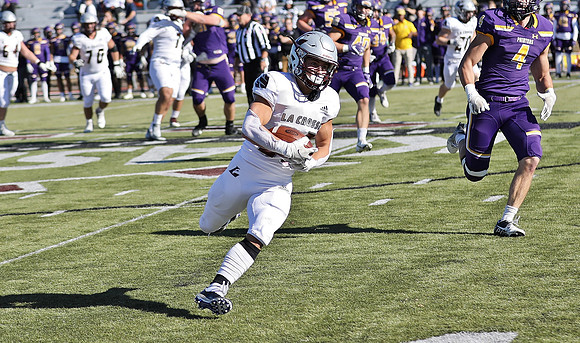 10-30-21 vs. UW Stevens Point  (57)