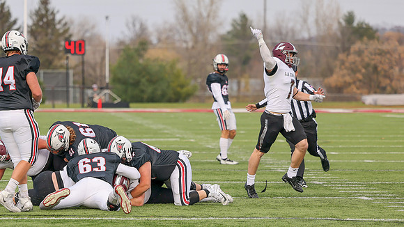 11-4-23 EAGLES vs. UW River Falls WIAC Conference Champions  (21)