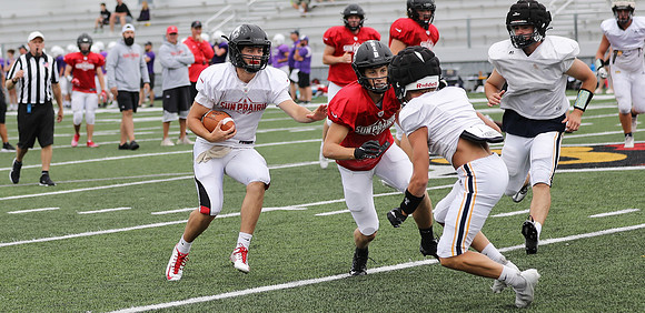 8-12-22 Varsity Scxrimmage vs. Stoughton, Grafton,  Kettle Moraine (95)