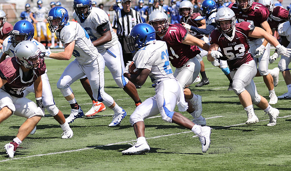 3 UWL 2018 Pre Season Scrmmage vs. U of Dubuque  (210)
