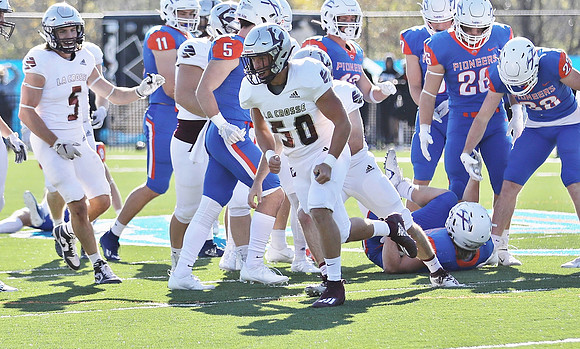 50 Connor Fahnrich (9)