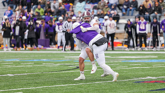 27 Caden Boettcher (13)