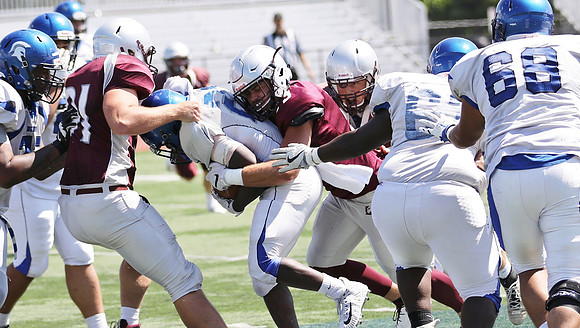 3 UWL 2018 Pre Season Scrmmage vs. U of Dubuque  (197)