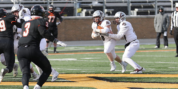 6 Joey Stutzman (28)