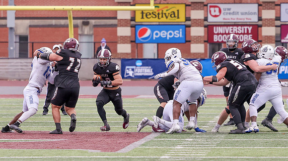 30 Gabe Lynch  (37)