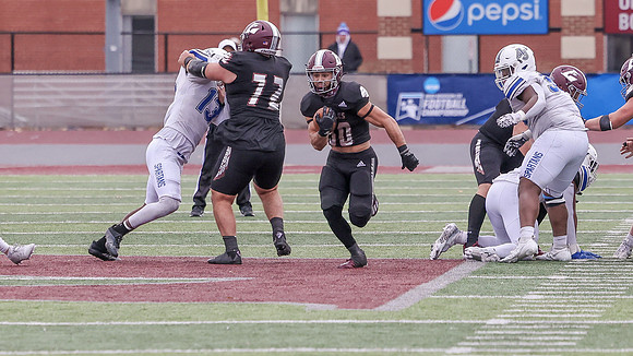 30 Gabe Lynch  (38)
