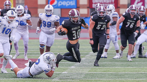30 Gabe Lynch  (52)