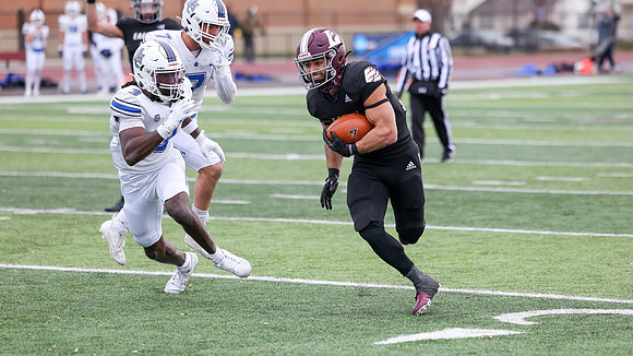 30 Gabe Lynch  (74)