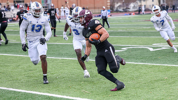 30 Gabe Lynch  (82)