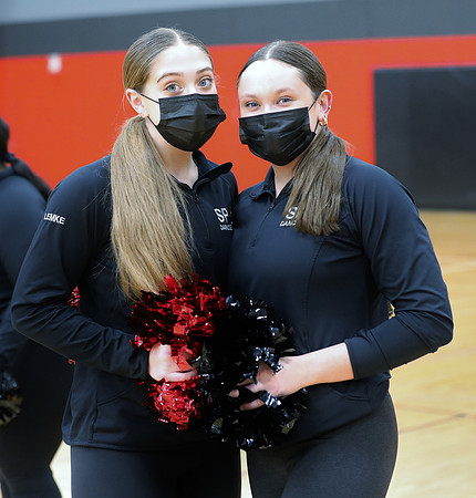 1-21-22 VARSITY Dance at Varsity Basketball Game  (7)