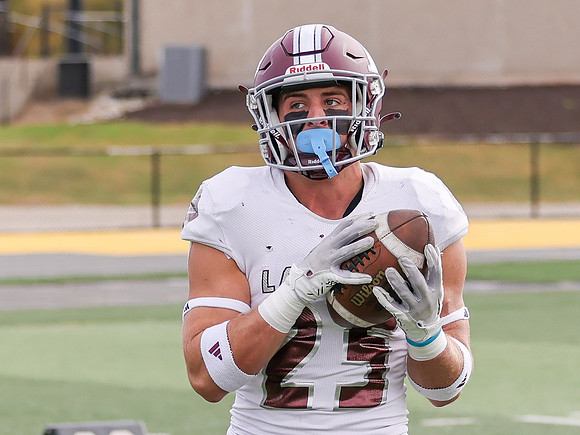 25 Aaron Schmitz (2)