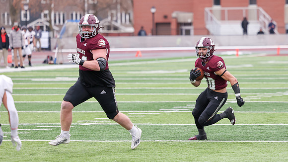 30 Gabe Lynch  (40)