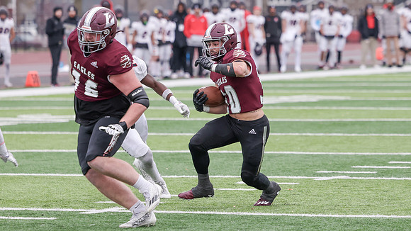 30 Gabe Lynch  (44)