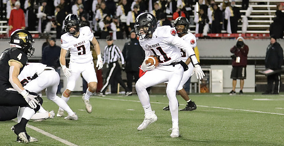 11 Evan Richmond (6)