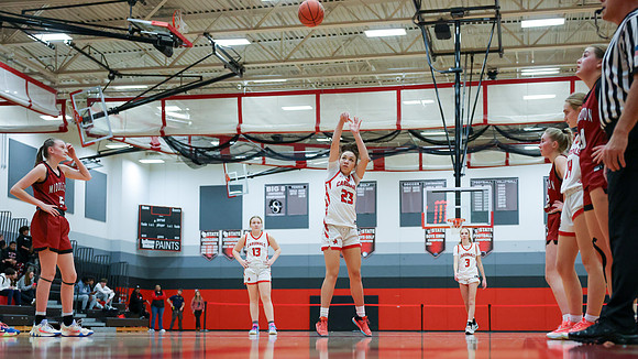 23 Kiya Dixon (33)