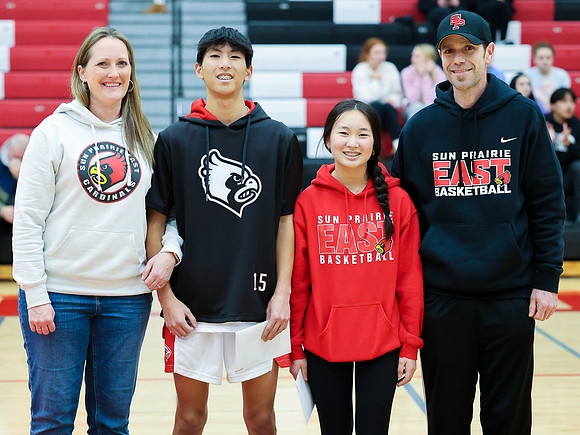 1-4-24 VARSITY & JV Parnets Night  (12)