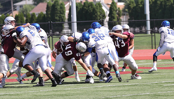 3 UWL 2018 Pre Season Scrmmage vs. U of Dubuque  (8)