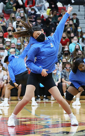 1-21-22 VARSITY Dance at Varsity Basketball Game  (1)