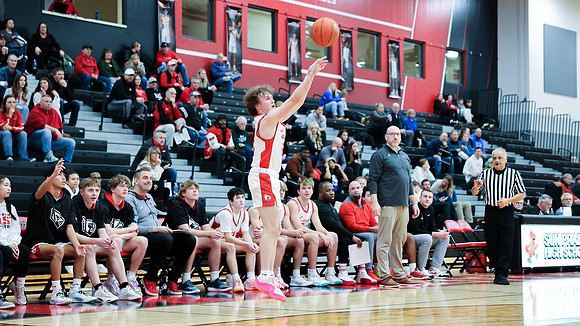 Coach Steve Maselter  (35)