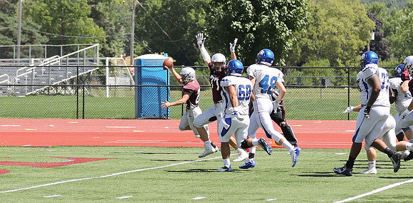 3 UWL 2018 Pre Season Scrmmage vs. U of Dubuque  (174)