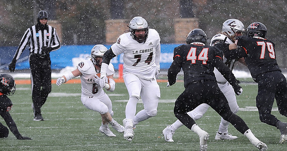 6 Joey Stutzman (35)