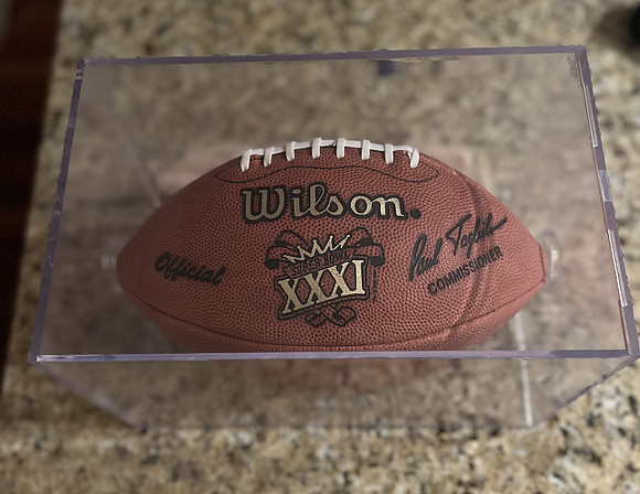 ($1000.00) Item #51 Reggie White Autographed Superbowl XXXI Pro Football & Case