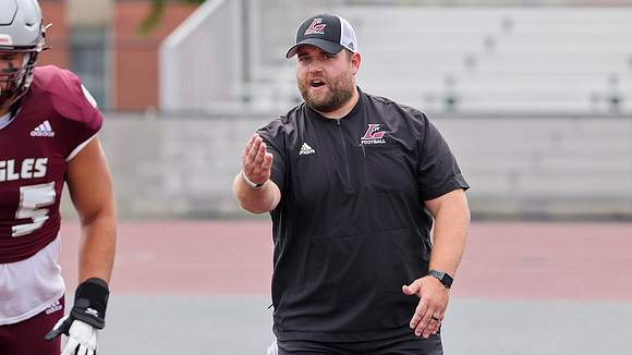 Coach Mitchell Collicott (1)