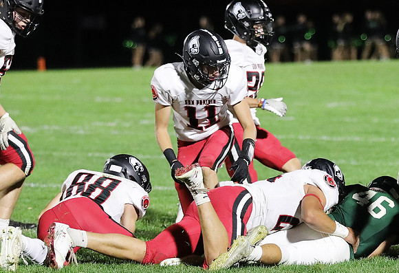 11 Evan Richmond  (7)