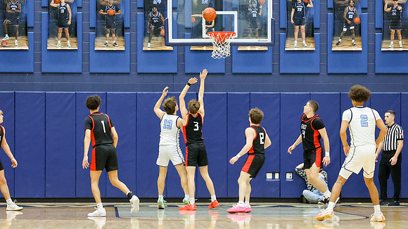 2-20-24 Casey Wambach vs. Sun Prairie East  (13)