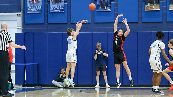2-20-24 Casey Wambach vs. Sun Prairie East  (38)