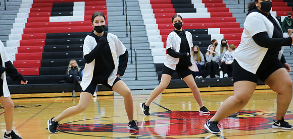 JV Dance 1-13-22 at JV Basketball Game  (31)