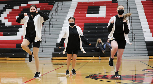 JV Dance 1-13-22 at JV Basketball Game  (20)