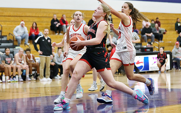 12-28-22 VARSITY vs. Seymour at Waunakee Holiday Tournament  (45)