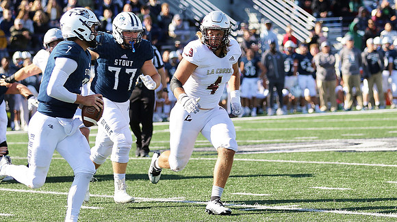 10-8-22 vs. UW Stout  (233)