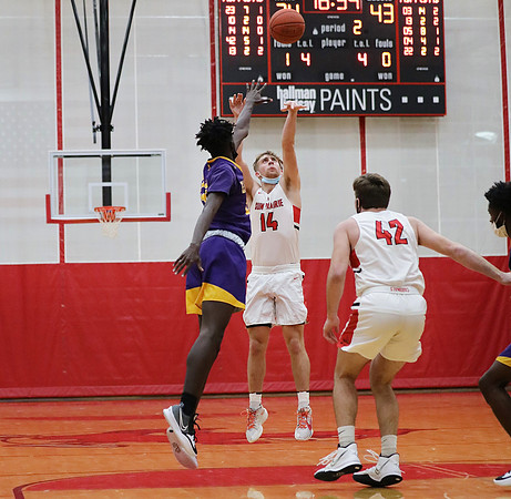 14 Ben Olson (22)