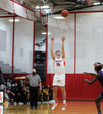 14 Ben Olson (33)