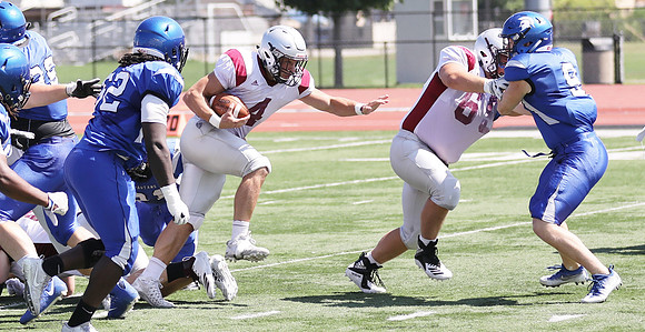 3 UWL 2018 Pre Season Scrmmage vs. U of Dubuque  (24)