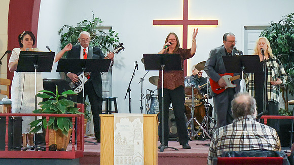 3-31-24 Easter Service  (22)