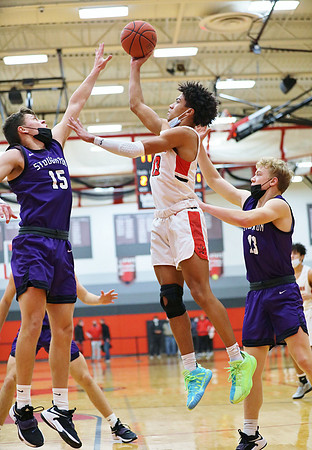 13 Tyus Wills (33)