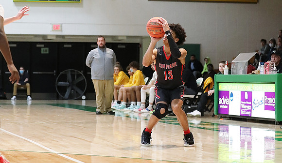 13 Tyus Wills (40)