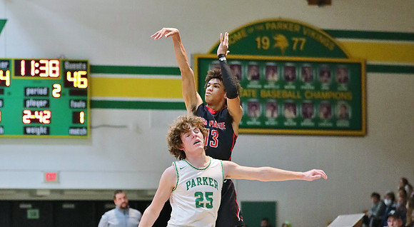 13 Tyus Wills (42)