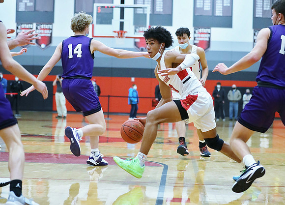 13 Tyus Wills (49)