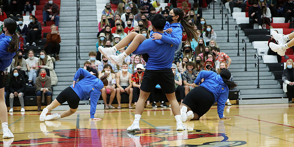 1-21-22 VARSITY Dance at Varsity Basketball Game  (72)