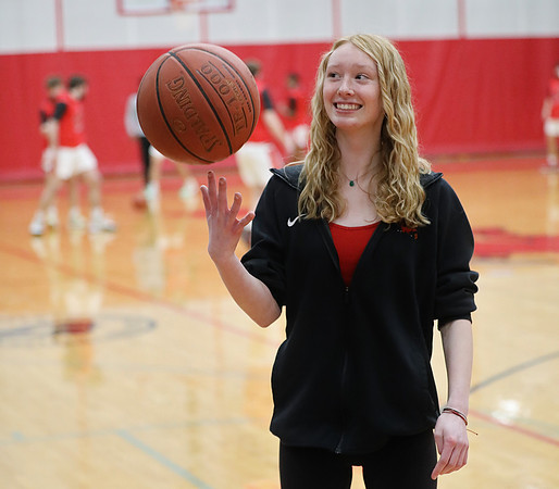 Manager Vanessa Larson  (7)