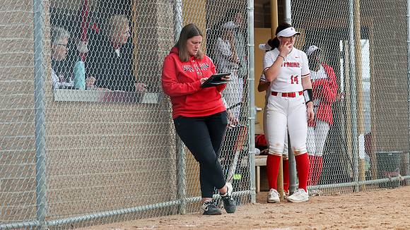 Coach Statistician Lindi Winter (11)