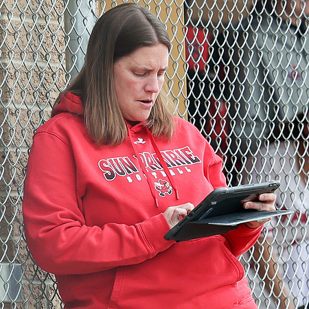 Coach Statistician Lindi Winter (13)