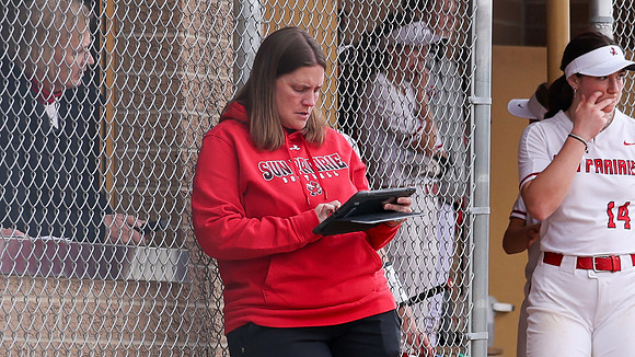 Coach Statistician Lindi Winter (12)